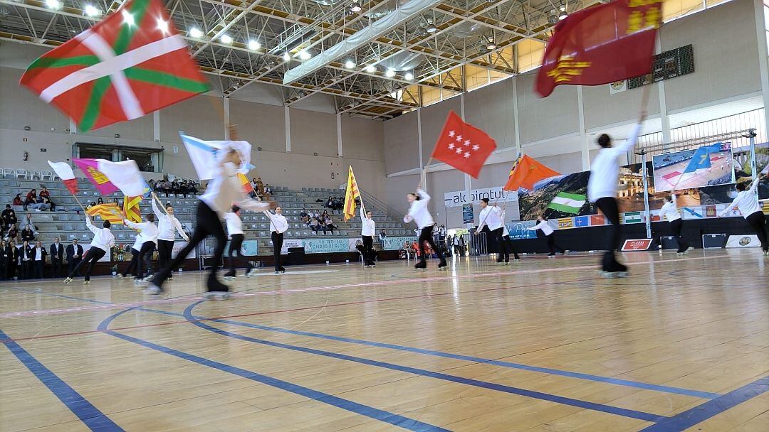 Momento de la inauguración del campeonato de patinaje