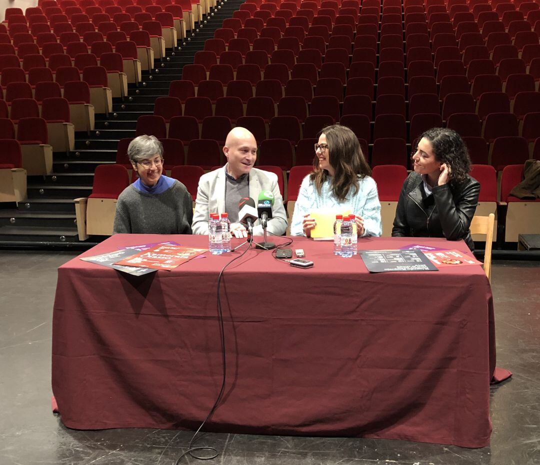 Juncal Eizaguirre, delegada de Cultura, junto a los impulsores del &quot;Ciclo de Cámara Ricardo Requejo&quot;.