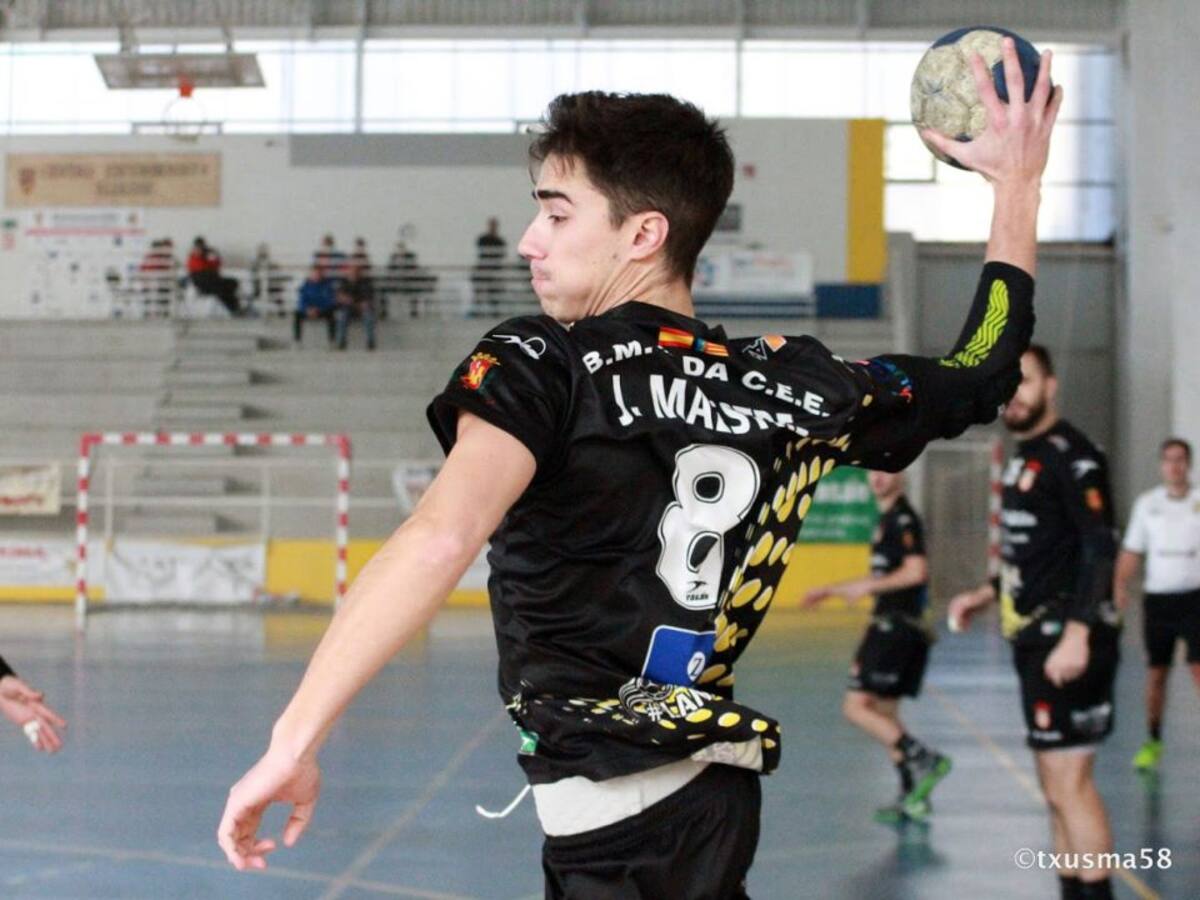 El Bm. Elda - C.E.E. empieza su otra liga (D. 12.00 h)