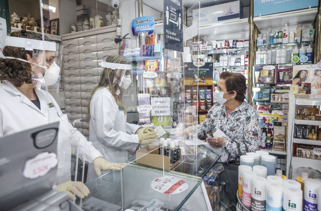 El uso de mascarillas y el distanciamiento social han influido en la bajada de incidencia de la gripe. 