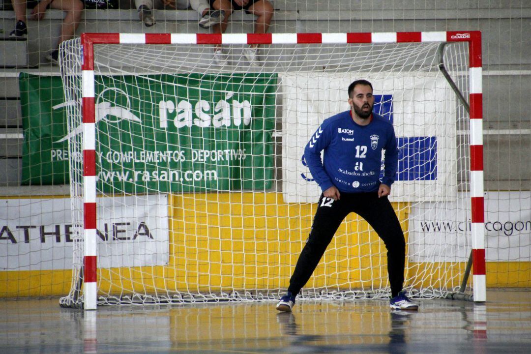 Fran Tirado vuelve a la portería del Bm. Elda - C.E.E.