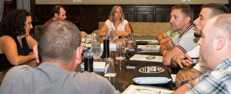 Reunión entre el Concello y representantes de los trabajadores