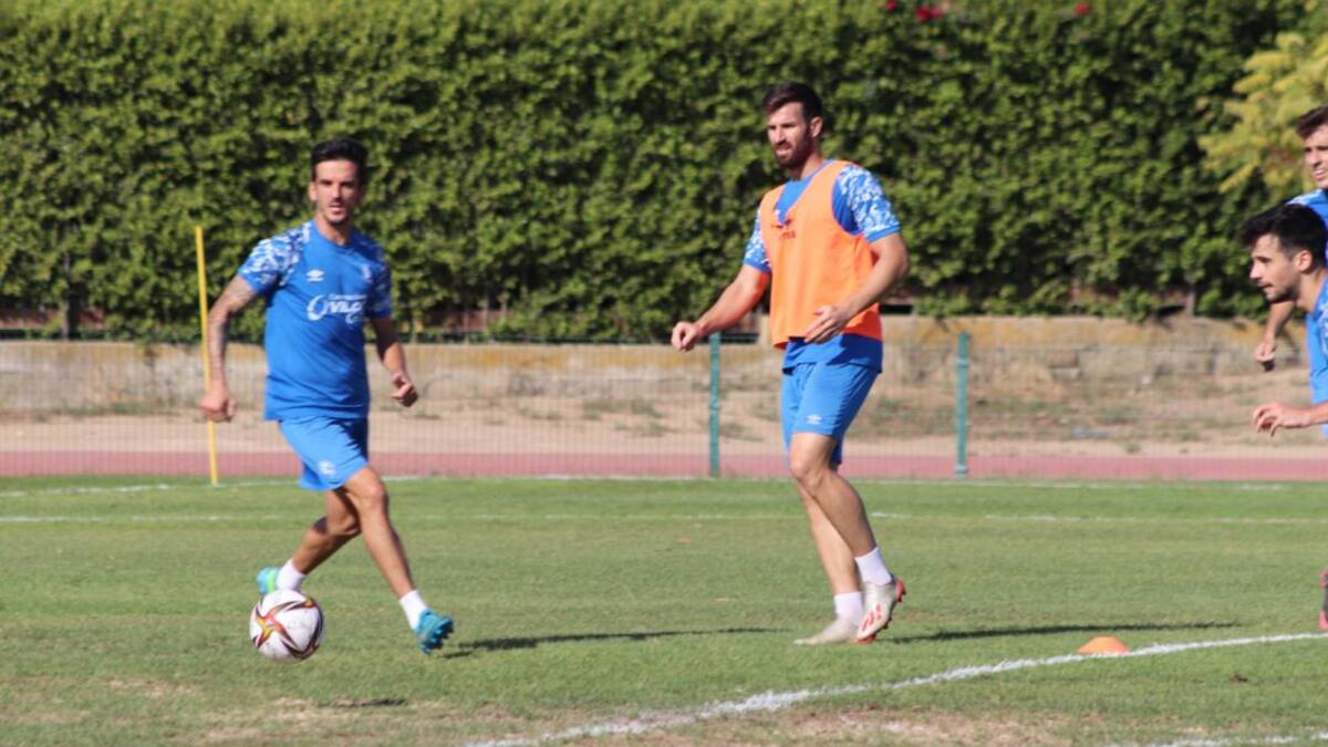 Álex Cruz ya entrena con el grupo