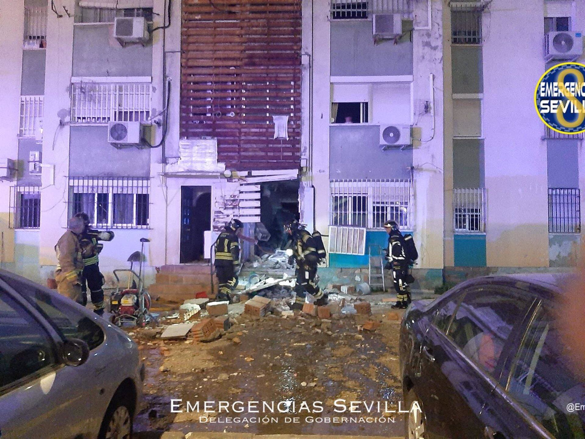 El edificio afectado por una explosión de gas en el Polígono Sur.