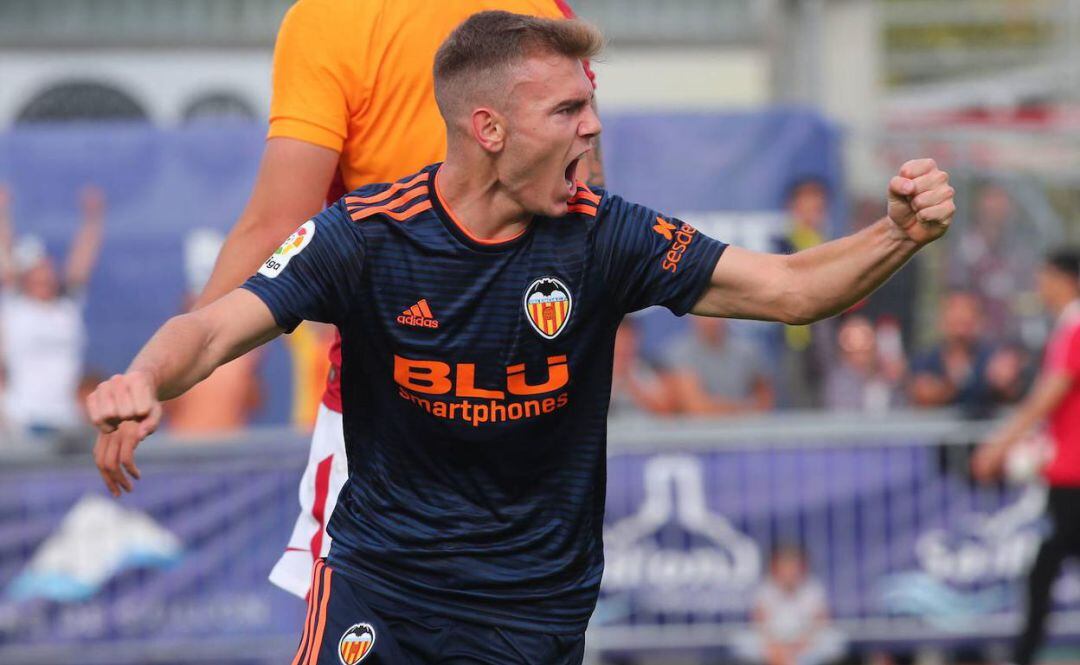 Toni Lato celebra un gol con el VCF. 