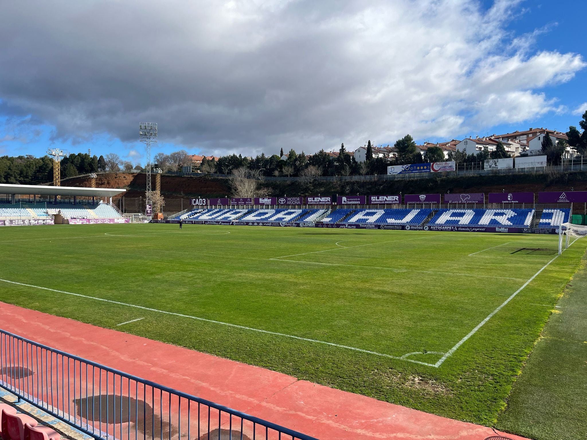 Estadio Pedro Escartín. Foto: SER GU