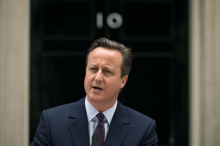 David Cameron, comparece ante la prensa en el 10 de Downing Street tras ganar las elecciones con mayoría absoluta