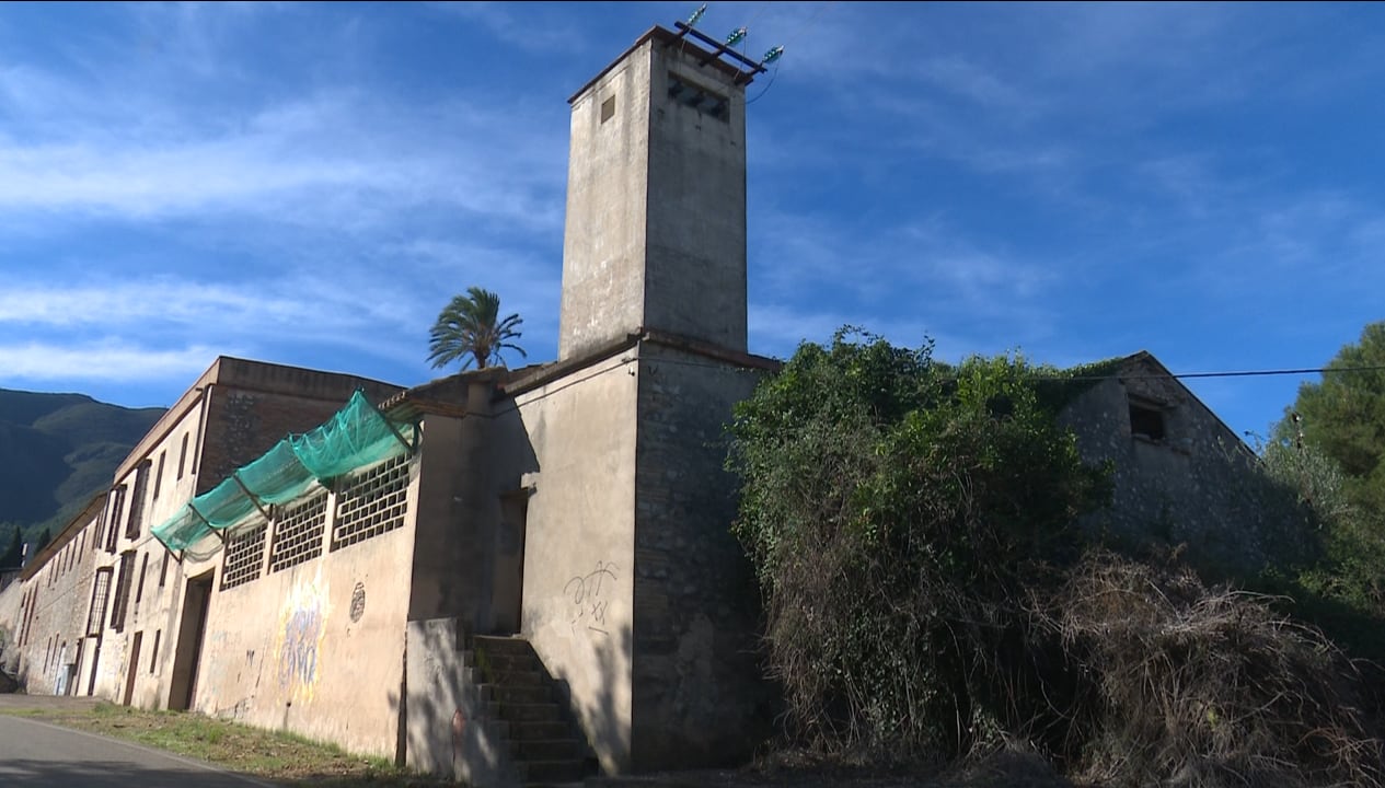 Se trata de un antiguo molino construido en 1818, que también funcionó como una fábrica de luz y de papel.