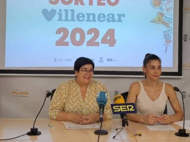 La concejala de comercio con la pta de la A. de Comerciantes