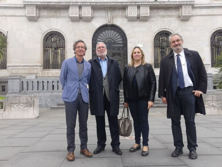 El secretario de Estado de Cultura y el consejero de educación han visitado el interior del Banco de España