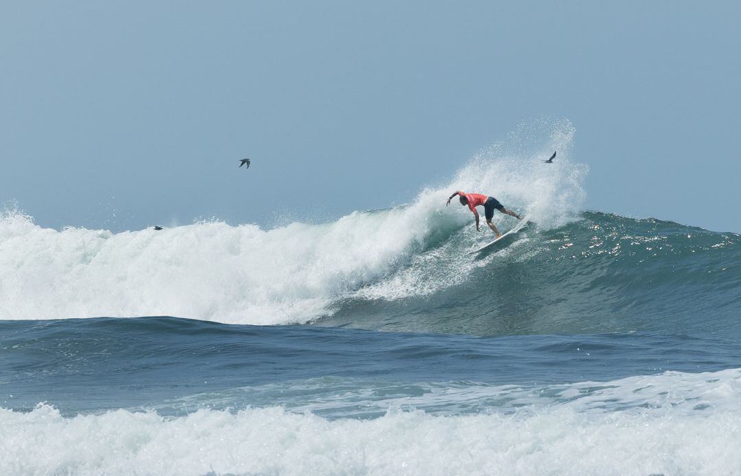 Jonathan González, El Salvador