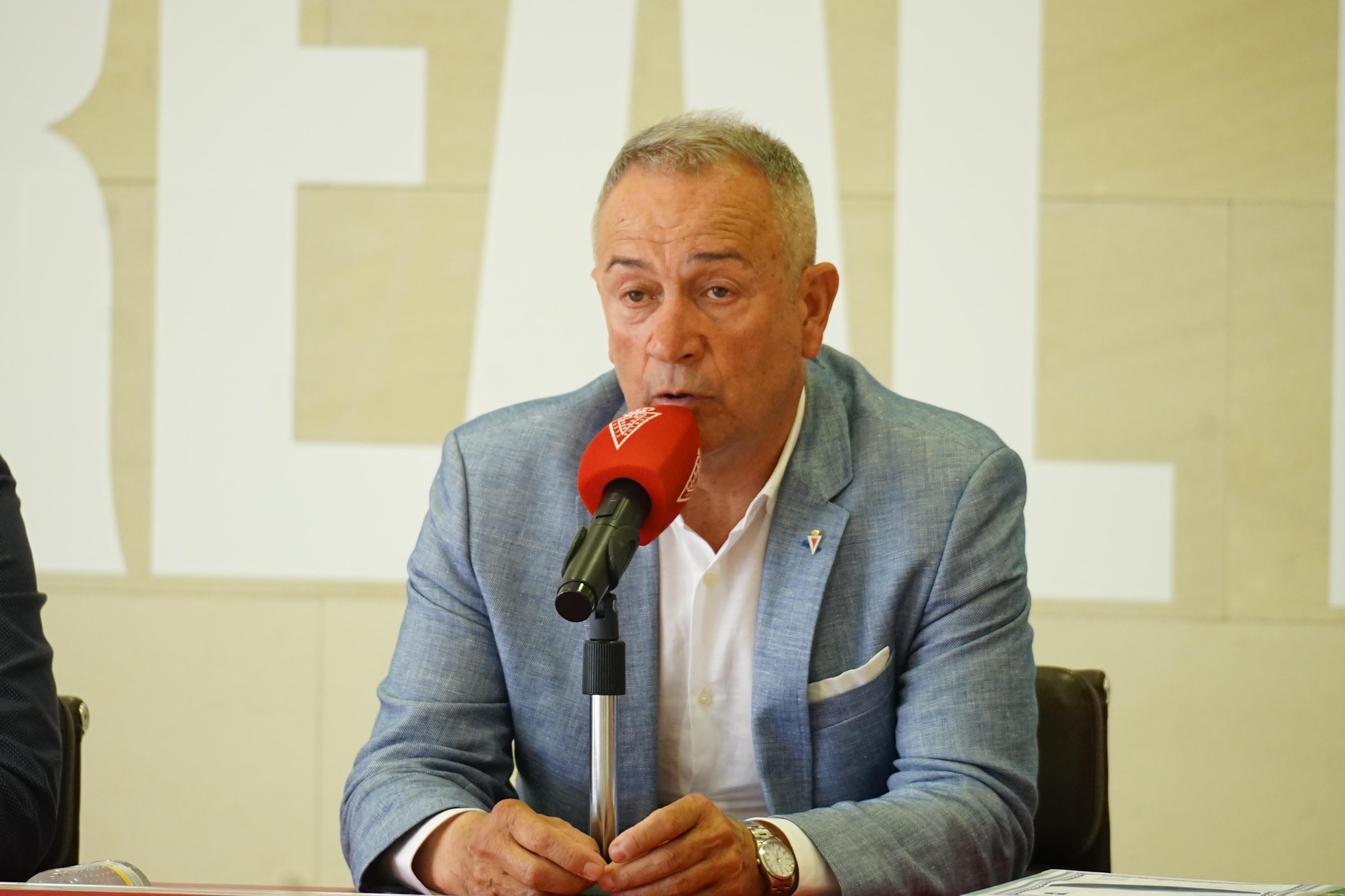 Felipe Moreno en una rueda de prensa del club grana