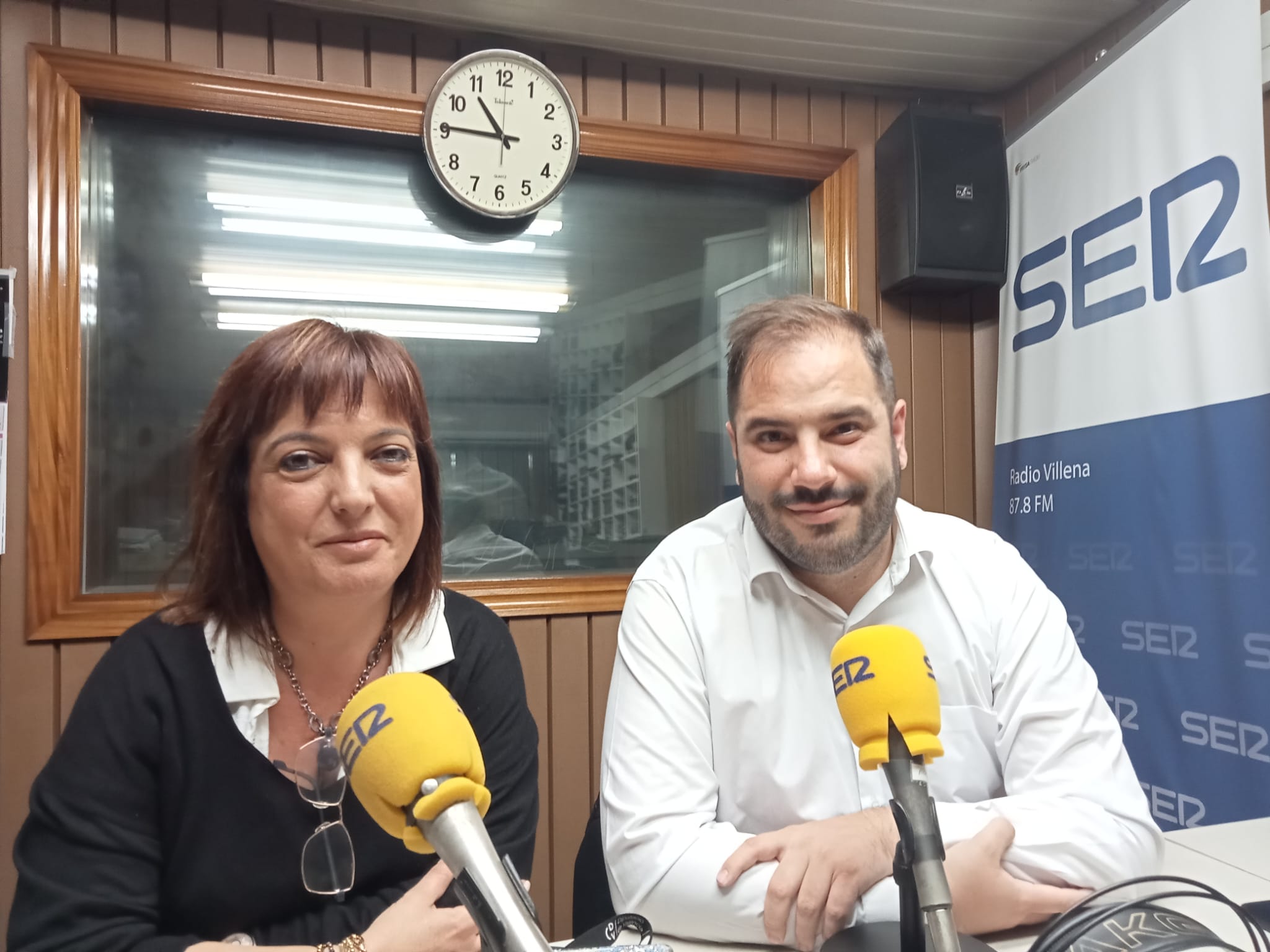 María Server, concejala de educación, y Javier Mtnez, portavoz grupo muncipal socialista