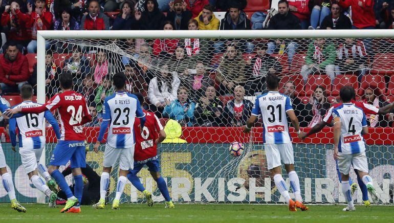 Víctor Rodríguez hace gol al Espanyol