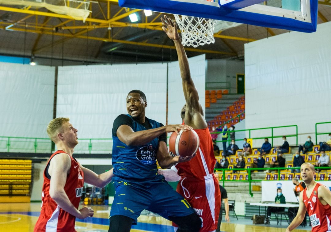 Con sufrimiento ante el líder Girona, pero con una victoria muy importante para el COB,73-71