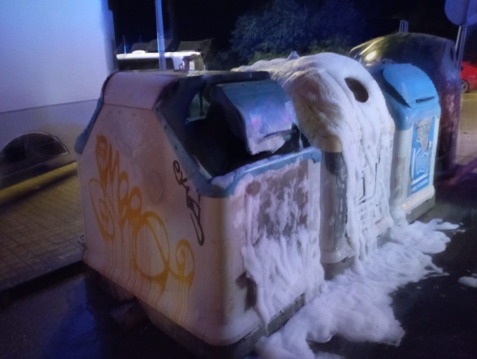 Contenedores quemados esta noche en Huesca