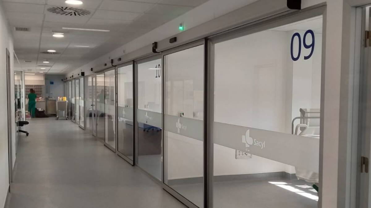 Dos pacientes de la Comunidad de Madrid ingresan en la UCI de Ávila