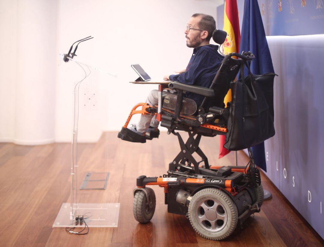 Imagen de archivo del portavoz de Unidas Podemos en el Congreso, Pablo Echenique, en rueda de prensa.