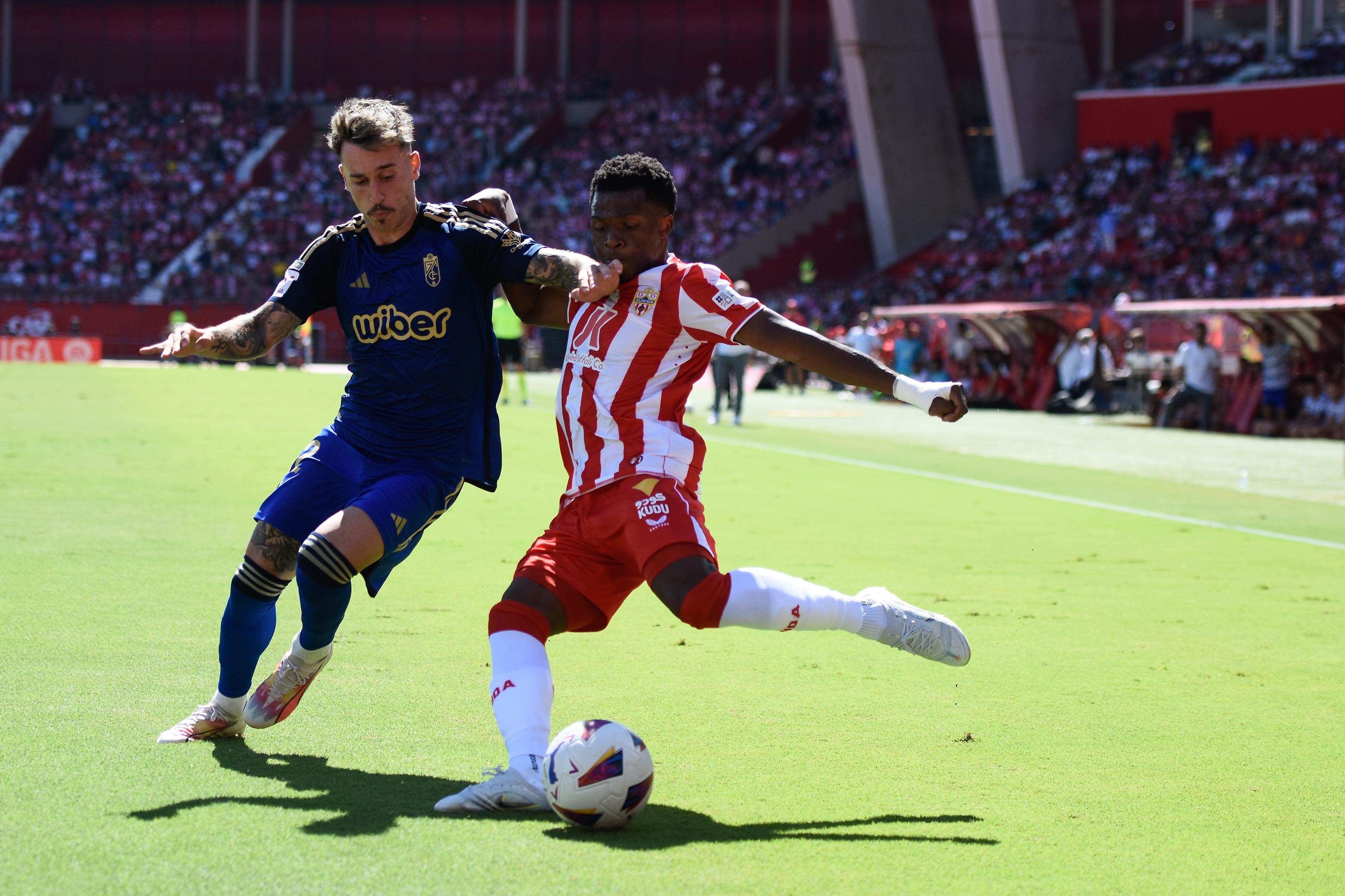 Ramazani era un peligro para el Granada y el entrenador va y lo quita.