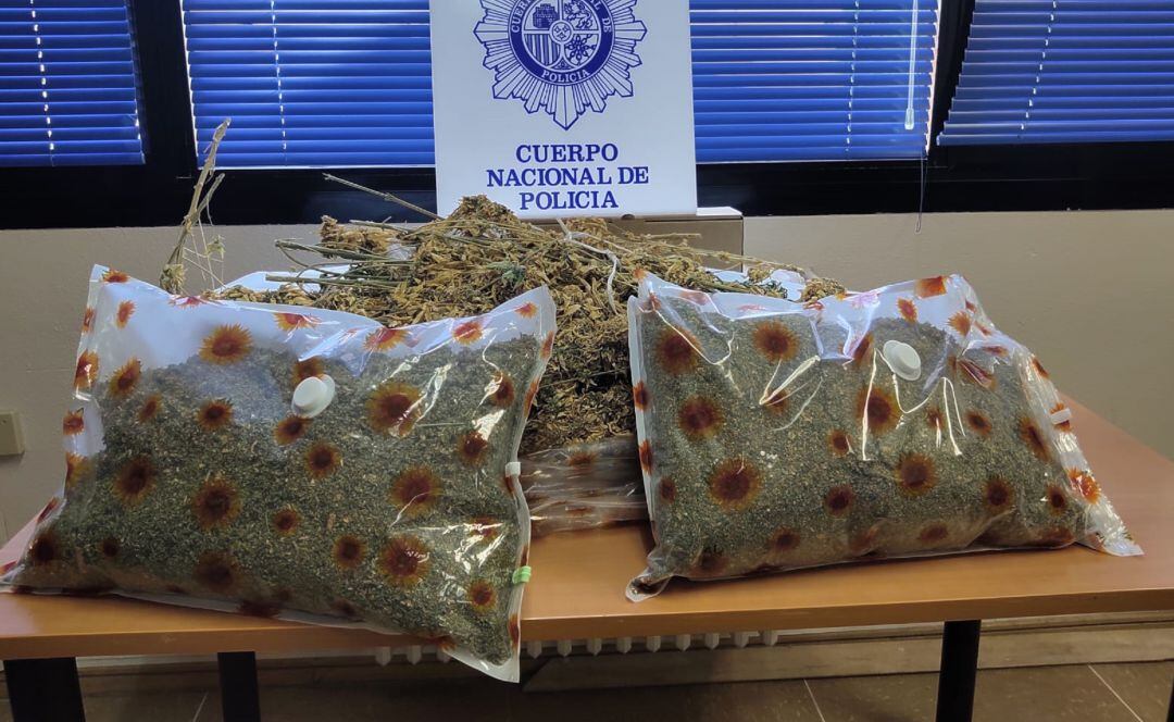 La Policía Nacional se ha incautado de cinco kilos de marihuana picada y dispuesta para su venta.