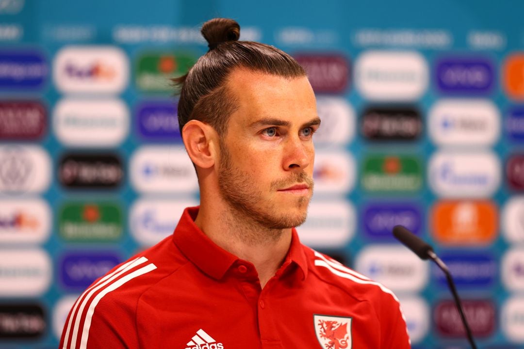 Gareth Bale en la conferencia de prensa con la selección de Gales