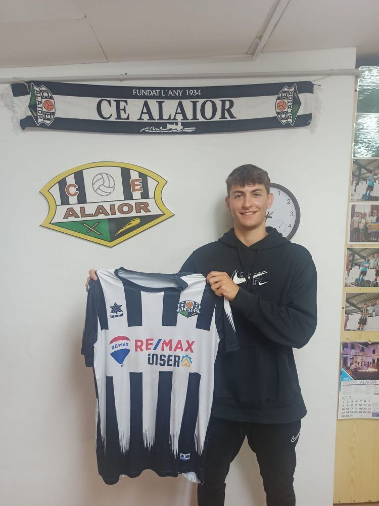 L'Alaior ja ha renovat a un gran bloc de jugadors per afrontar la propera temporada a la tercera divisió.