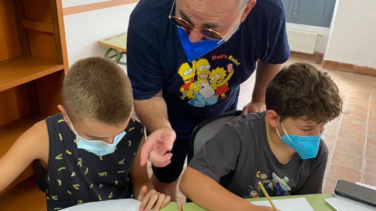 El dibujante Santi Girón vuelve a La Carolina para impartir un taller de cómic