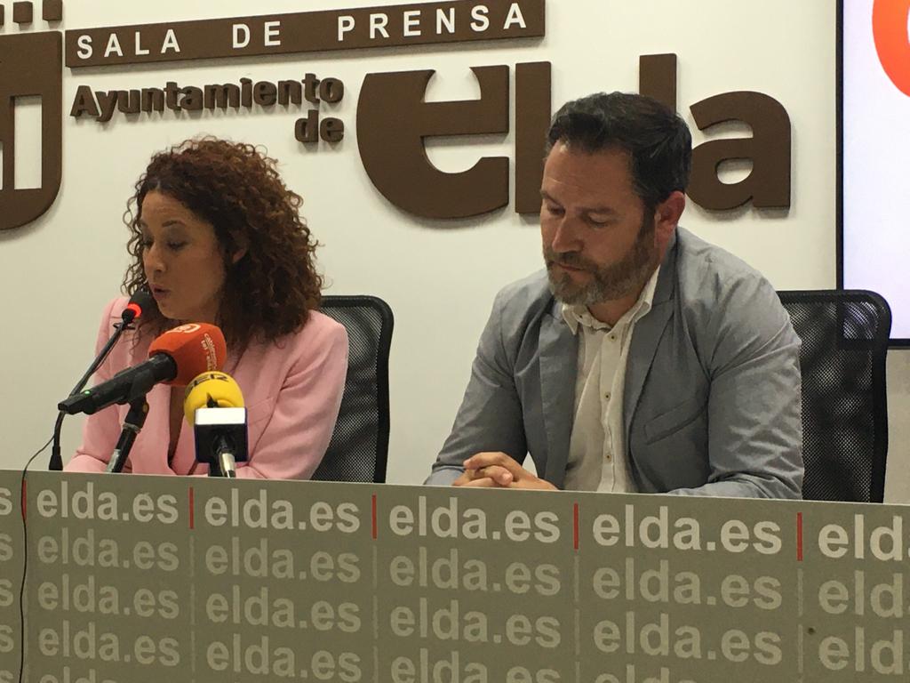 Lola González y Fran Muñoz en rueda de prensa en Elda