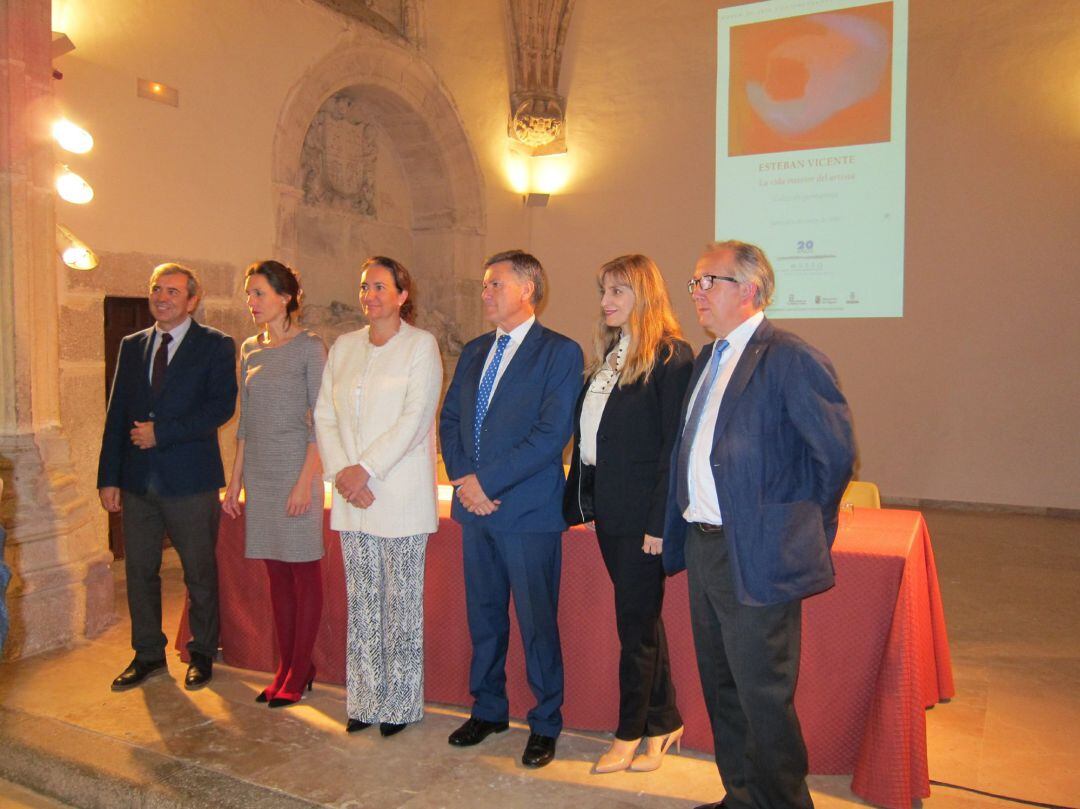 García Cirac, en la inauguracuión de la exposición sobre Esteban Vicente