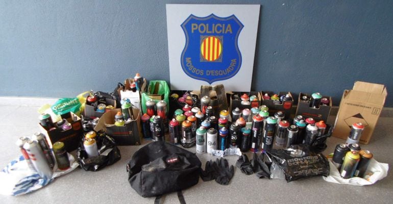 Material decomissat pels mossos d'esquadra als quatre joves