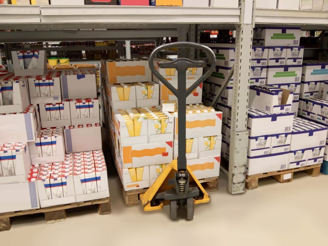 Mercancías en un banco de alimentos.