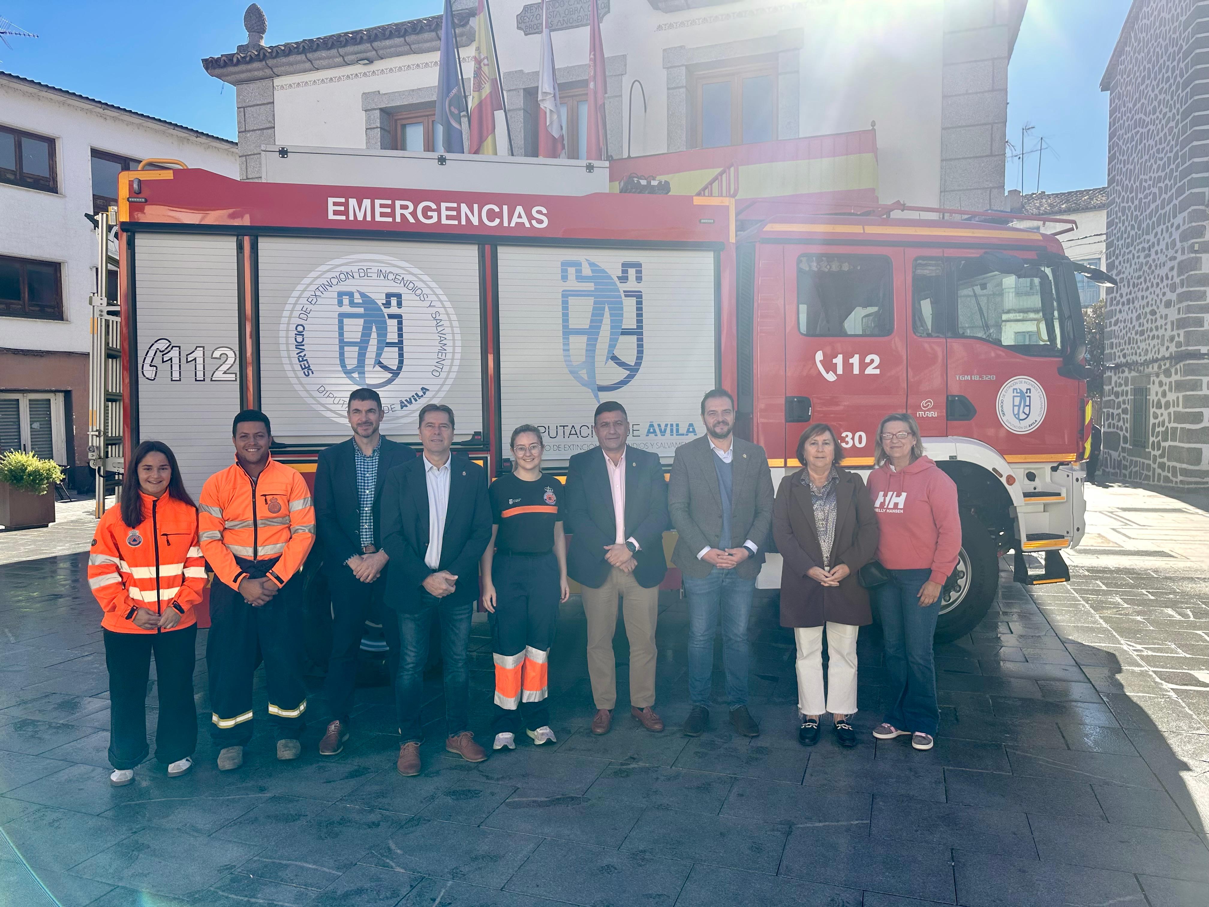 Entrega de la Bomba Pesada Rural al Ayuntamiento de Navaluenga y su agrupación de Protección Civil./Diputación de Ávila