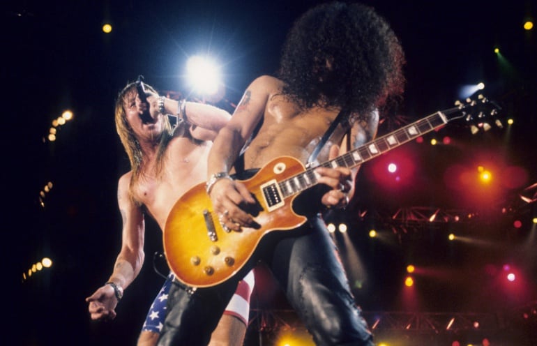 Axl Rose y Slash durante la actuación de Guns and Roses en el Rock in Rio de Brasil en 1991