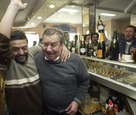 El bar J2 de Berlanga de Duero el día del sorteo, en 2006