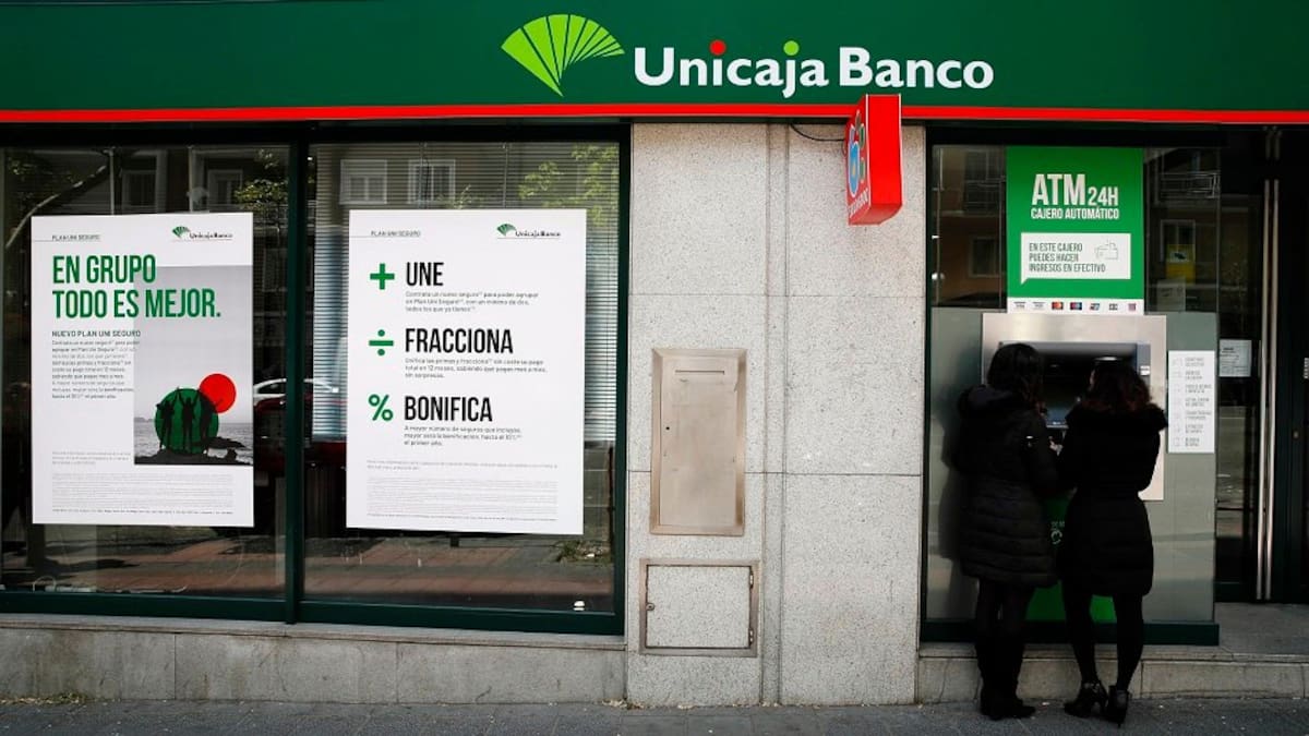 Unicaja cerrará tres oficinas en el centro de León el próximo 25 de abril