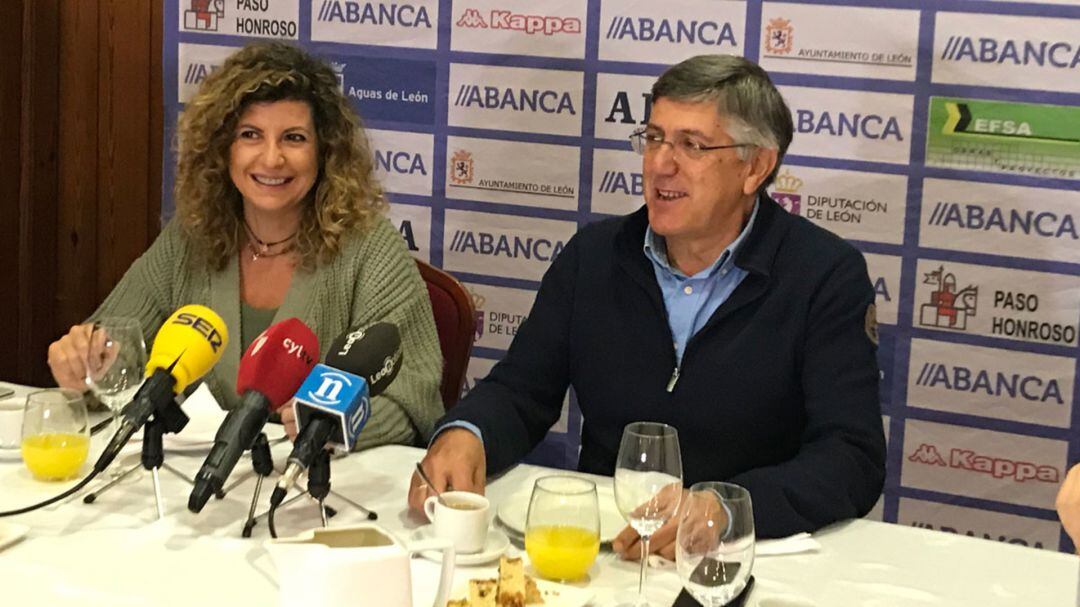 Franco, durante uno de los encuentros con la prensa leonesa