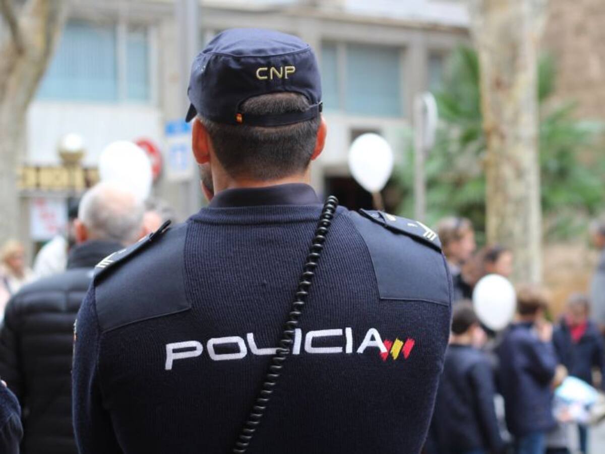 Detenido un entrenador de fútbol base por corrupción de menores a través de internet