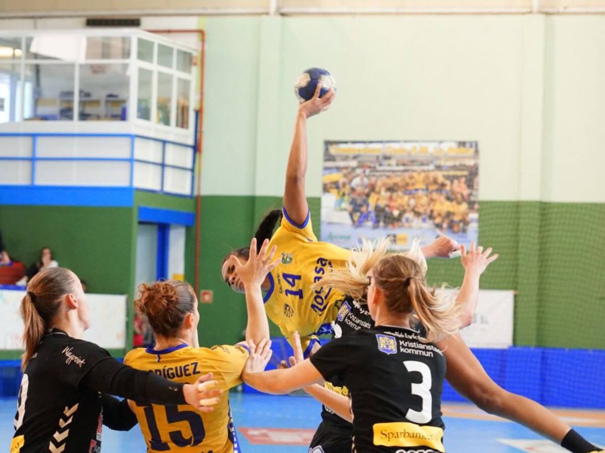 El Rocasa arrolla al Jagodina y se ahorra una fase en la Copa EHF (28-15)