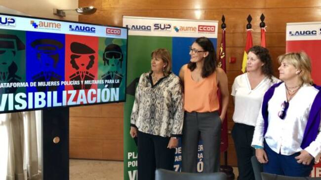 Presentación en el Ayuntamiento de Murcia de la Plataforma de Mujeres Policías y Militares