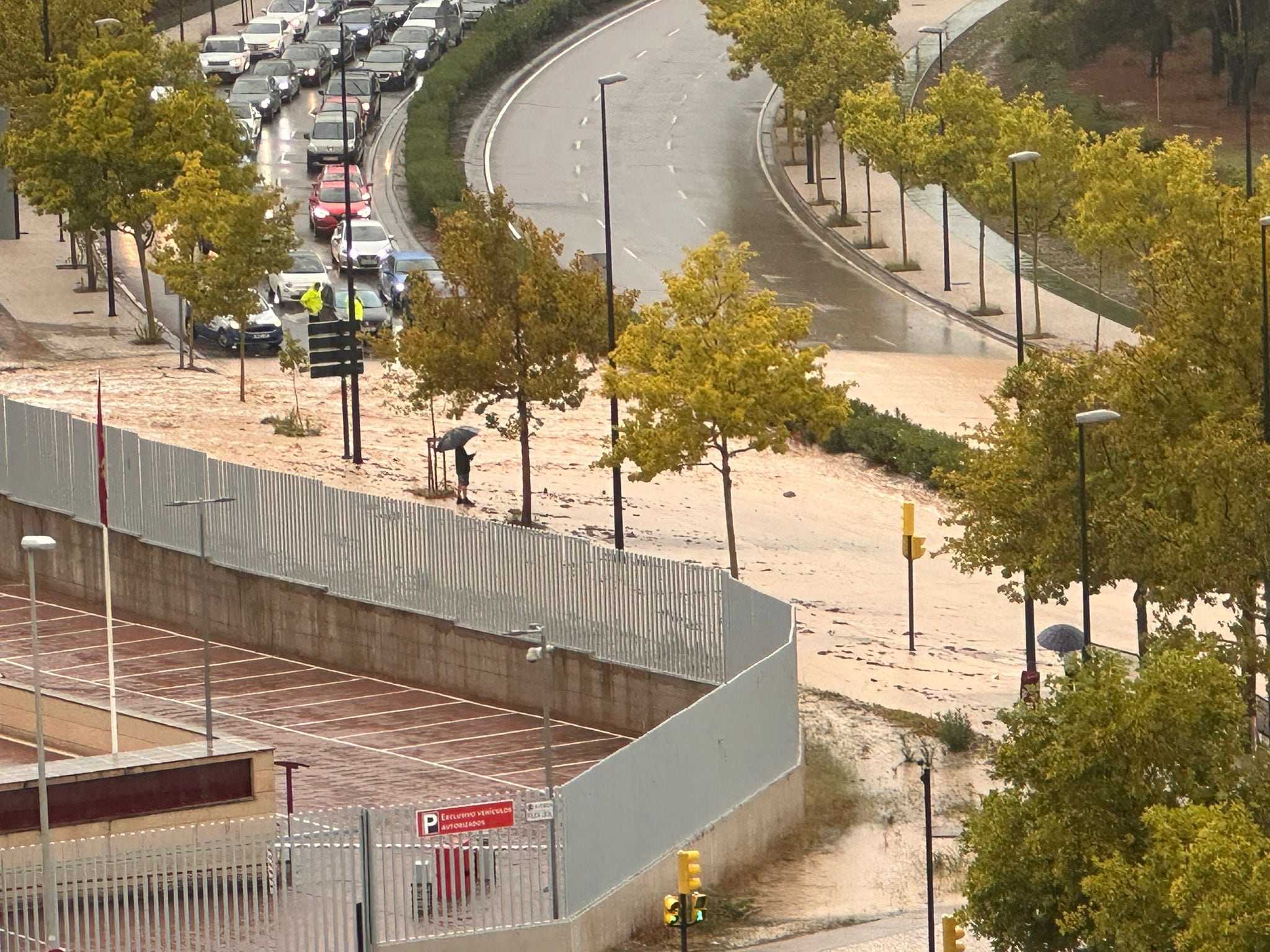 Inundación en la Z-30, a la altura de Parque Venecia