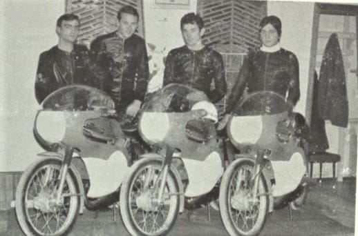 Luisito Verdú junto a sus compañeros de la Escudería Motoclub Alicante