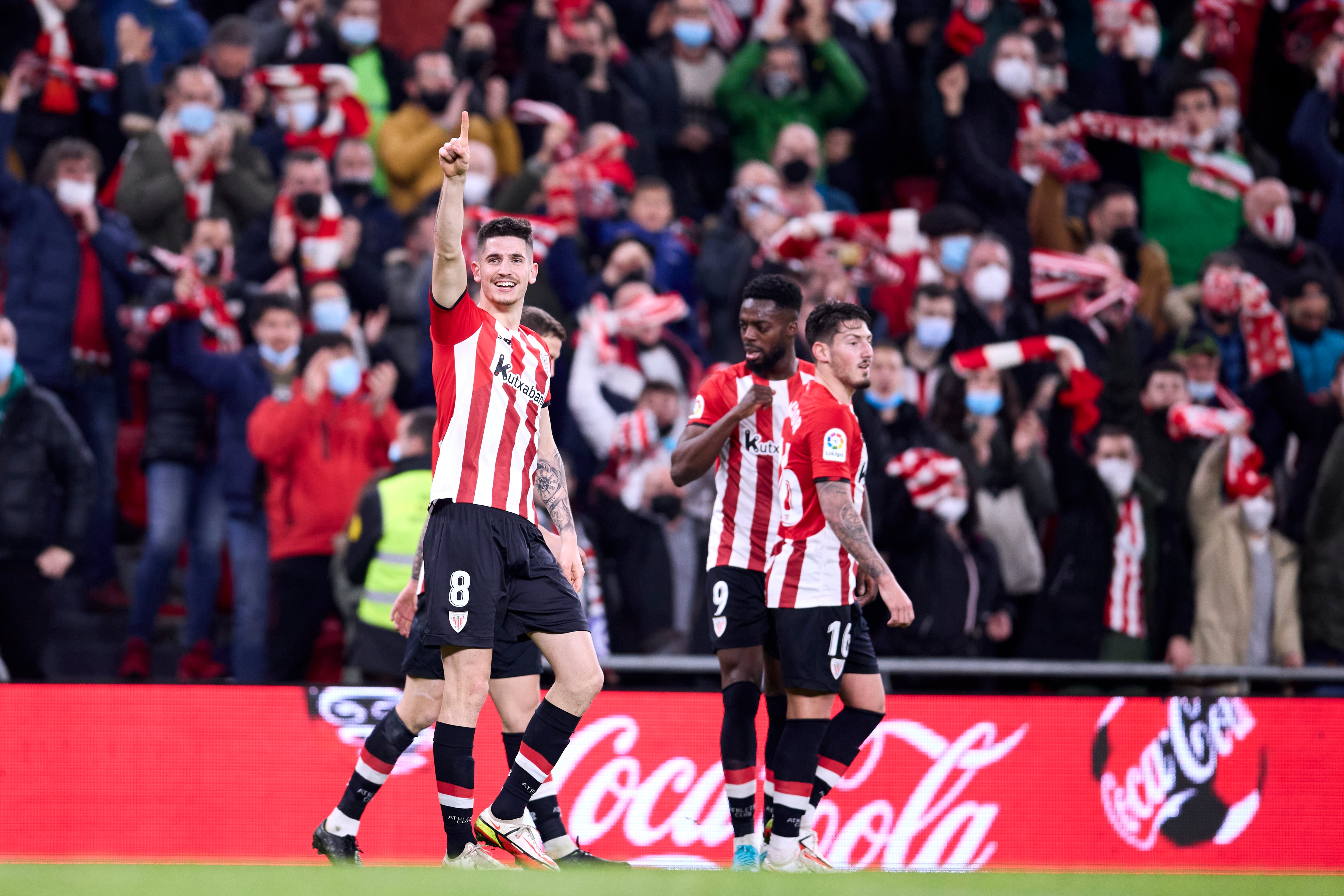 Oihan Sancet celebra el segundo gol del Athletic ante la Real Sociedad