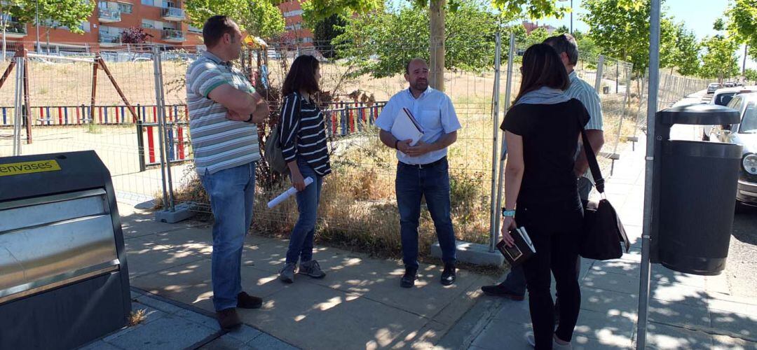 Se instalarán rampas en aquellos casos en los que la diferencia de altura deba ser salvada con escaleras