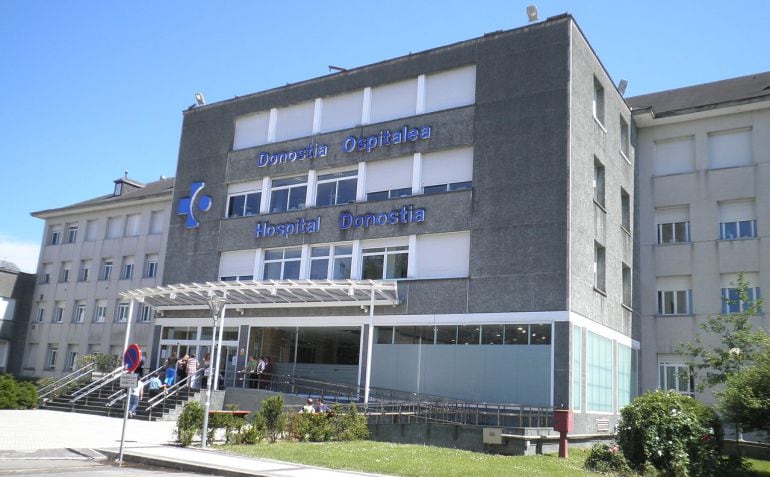 Vista de la entrada principal del Hospital Universitario Donostia