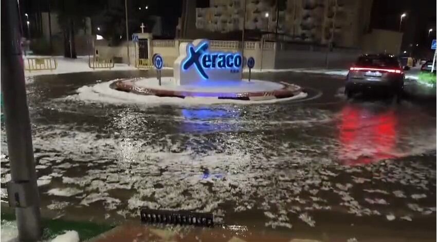 La playa de Xeraco después del granizo.