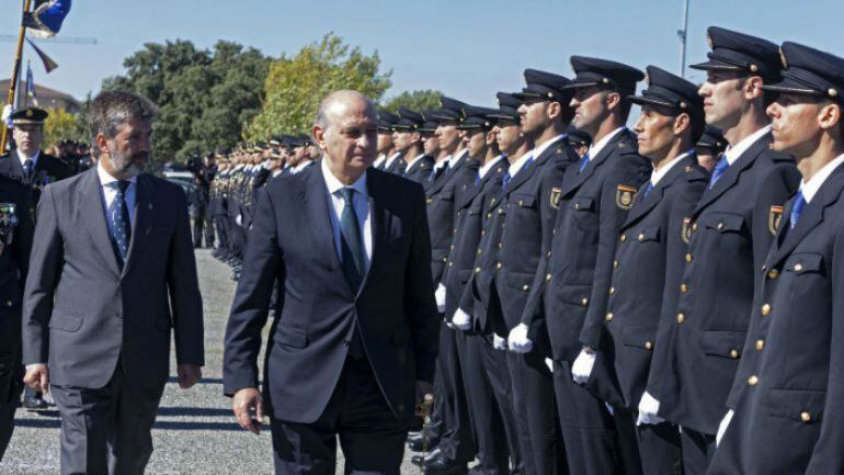 El exministro del Interior, Jorge Fernández Díaz, en la Escuela Nacional de Policía de Ávila