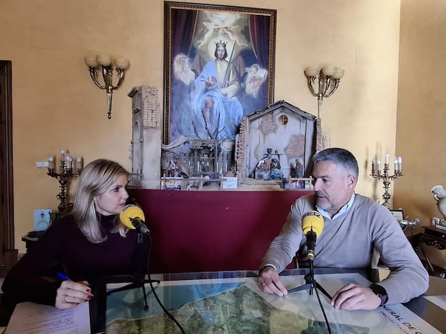 Ruth Delgado y Javier Ruiz durante la entrevista en el Castillo de Luna, sede del Ayuntamiento de Rota