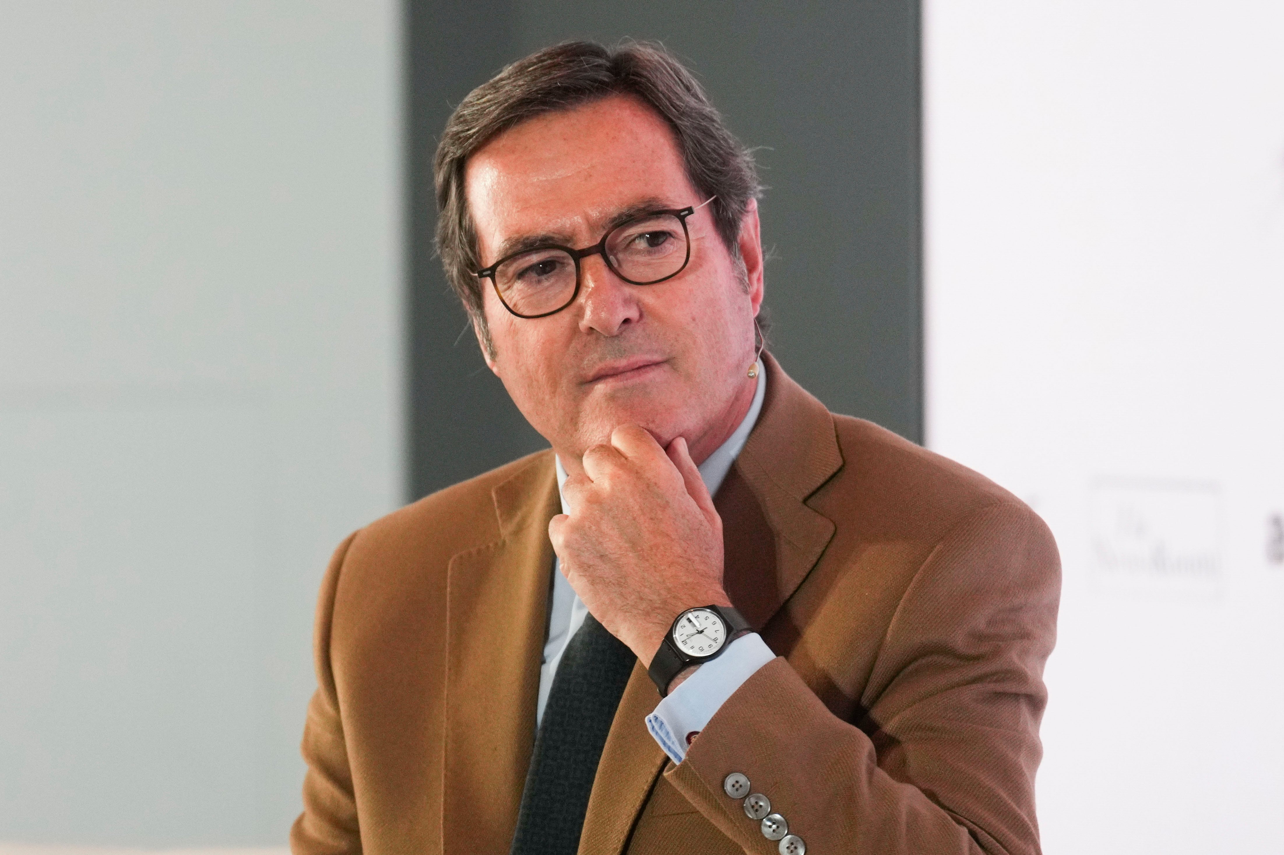 El presidente de la CEOE, Antonio Garamendi, participa en el &#039;Forbes Spain Economic Summit&#039;, este jueves.