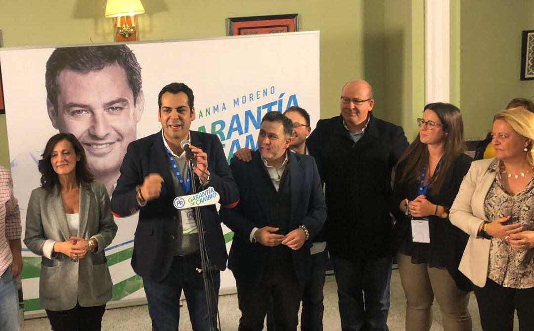 El presidente del PP de Jaén, Juan Diego Requena, se dirige a los simpatizantes después de conocer los resultados.