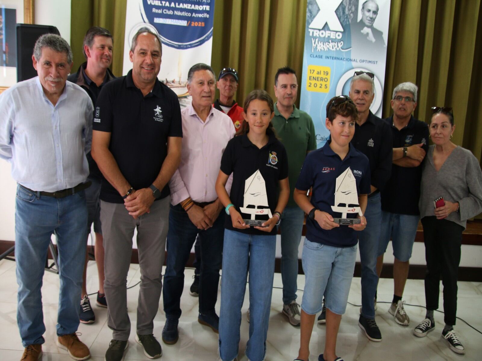 Manuel Florido y Lili Skomska, ganadores del X Trofeo César Manrique de Optimist.